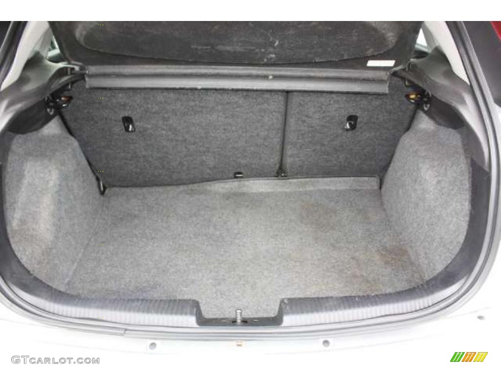 2007 Ford Focus ZX5 SES Hatchback Trunk Photos