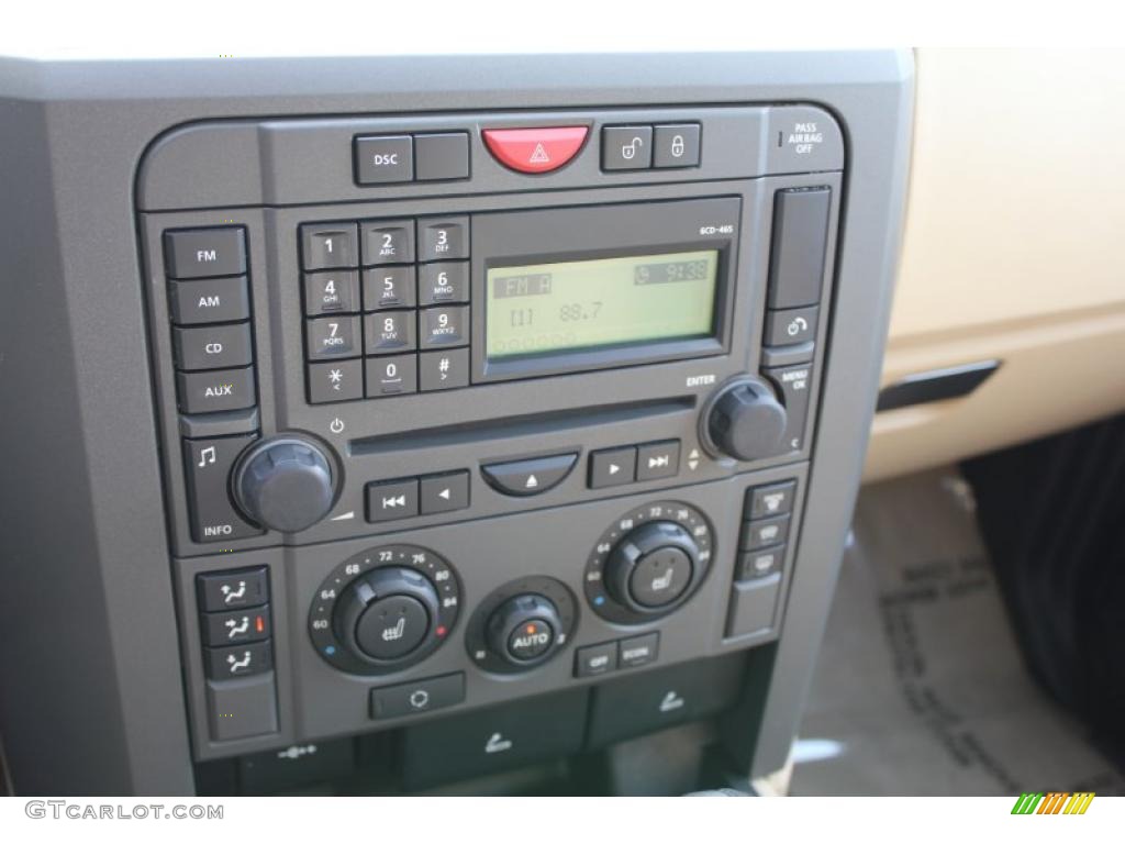 2006 Land Rover LR3 SE Controls Photos