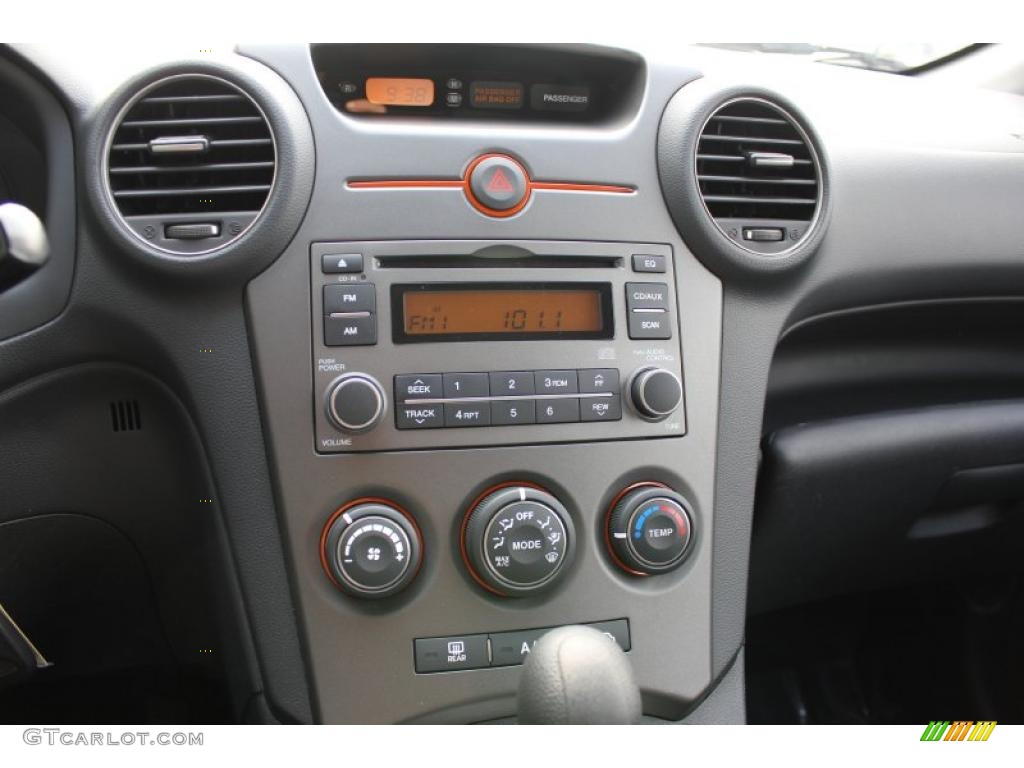 2008 Kia Rondo LX Controls Photo #49280153
