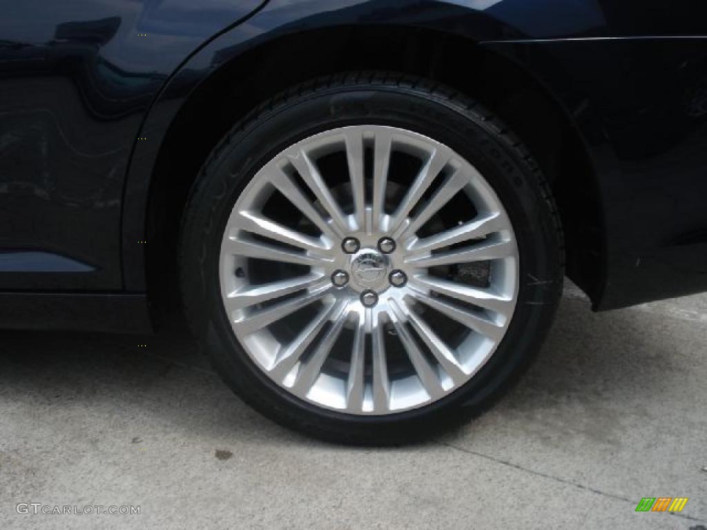 2011 Chrysler 300 Limited Wheel Photo #49281317