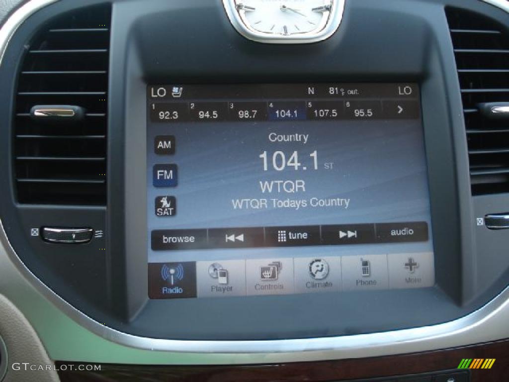 2011 Chrysler 300 Limited Controls Photo #49281332