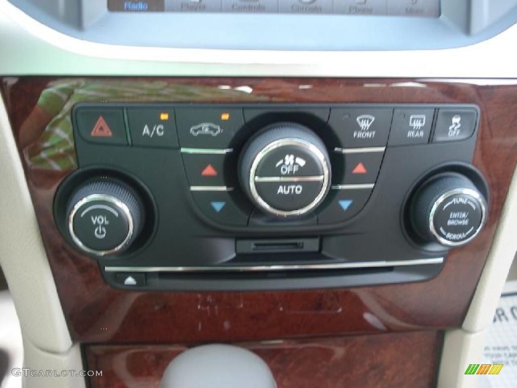 2011 Chrysler 300 Limited Controls Photo #49281347