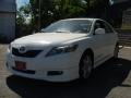 Super White - Camry SE Photo No. 4