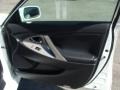 Super White - Camry SE Photo No. 17