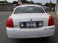 2006 Vibrant White Lincoln Town Car Signature  photo #6