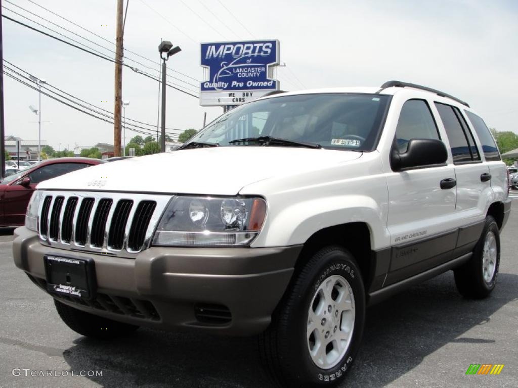 2003 Grand Cherokee Laredo 4x4 - Stone White / Dark Slate Gray photo #3
