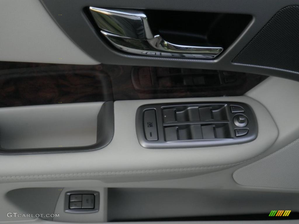 2011 Jaguar XF Premium Sport Sedan Dove Grey/Warm Charcoal Door Panel Photo #49291337