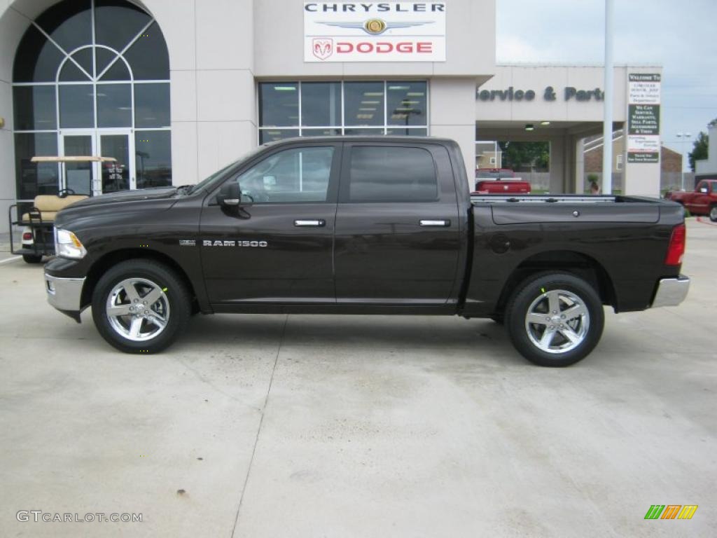 2011 Ram 1500 Lone Star Crew Cab 4x4 - Rugged Brown Pearl / Dark Slate Gray/Medium Graystone photo #2
