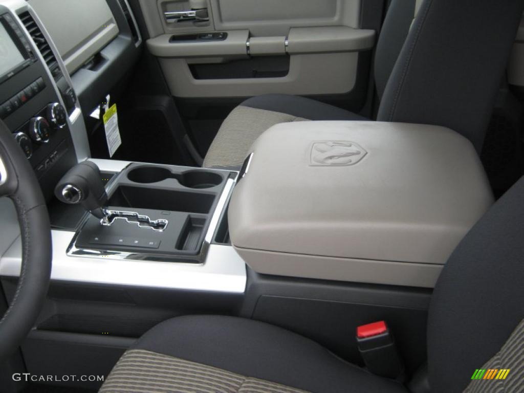 2011 Ram 1500 Lone Star Crew Cab 4x4 - Rugged Brown Pearl / Dark Slate Gray/Medium Graystone photo #12