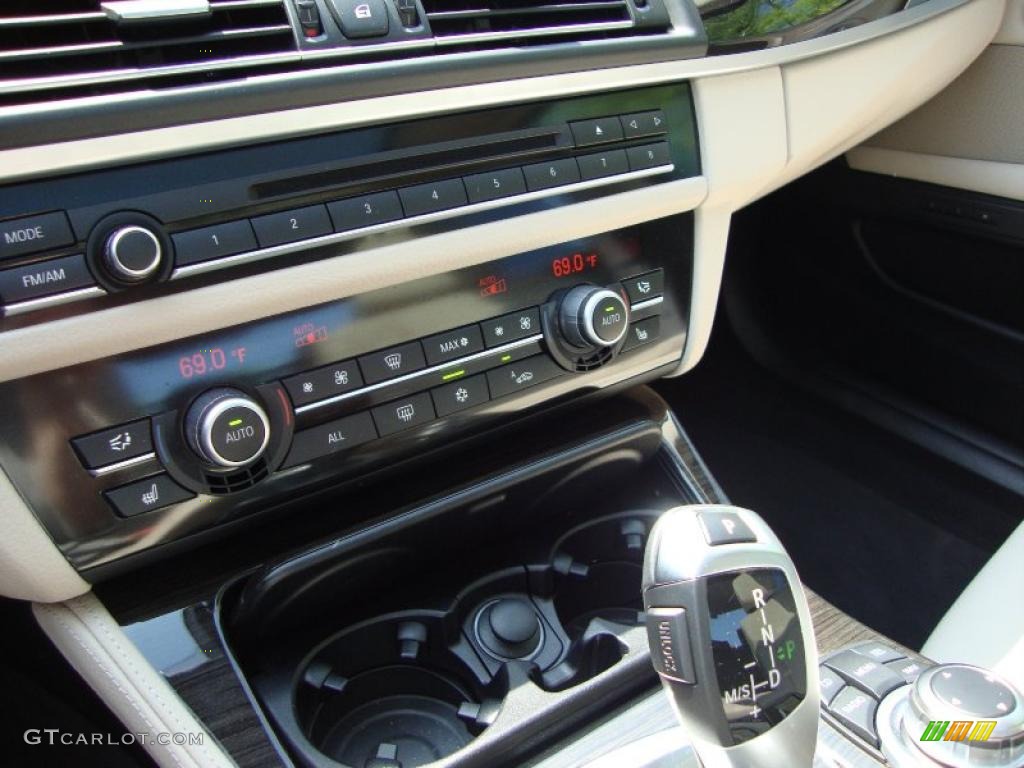 2011 BMW 5 Series 550i xDrive Sedan Controls Photo #49295147