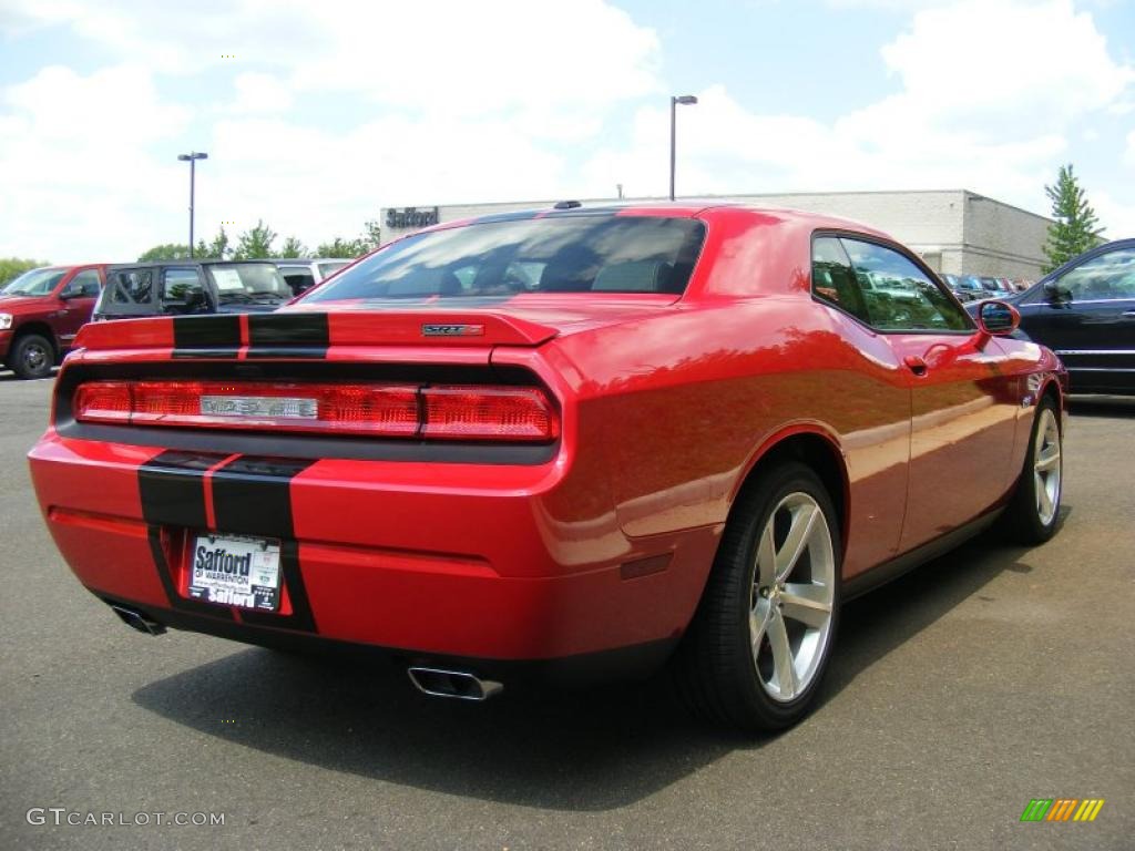 2011 Challenger SRT8 392 - Redline 3-Coat Pearl / Dark Slate Gray photo #3