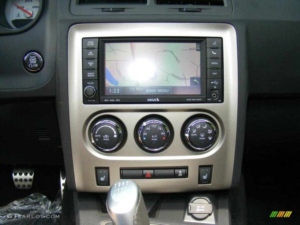 2011 Dodge Challenger SRT8 392 Controls Photo #49297139