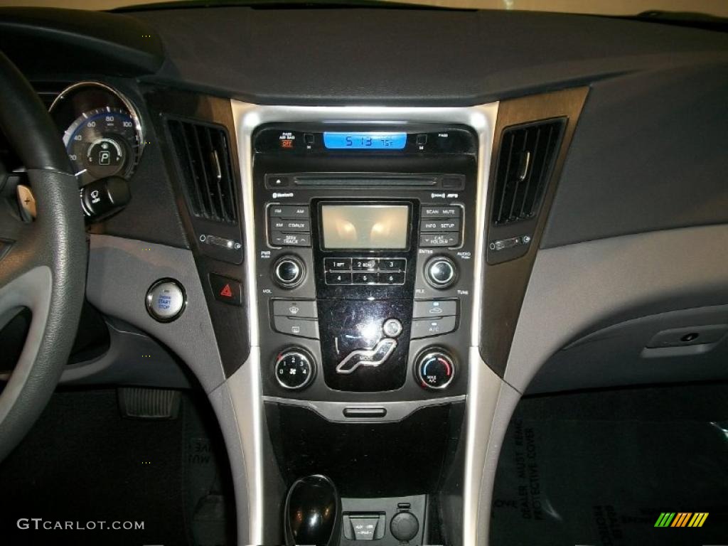 2011 Sonata SE - Radiant Silver / Gray photo #14