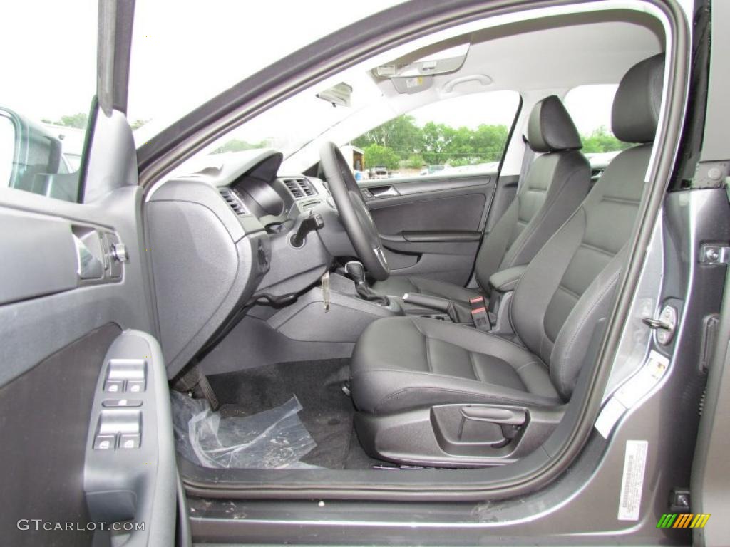 2011 Jetta SE Sedan - Platinum Gray Metallic / Titan Black photo #3