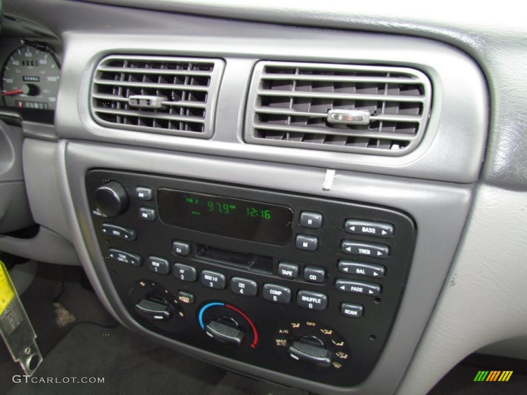 2003 Taurus SE - Patriot Blue Metallic / Medium Graphite photo #16
