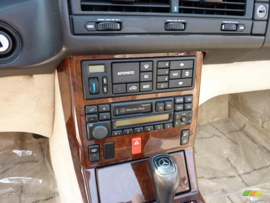 1995 Mercedes-Benz SL 320 Roadster Controls Photo #49303137
