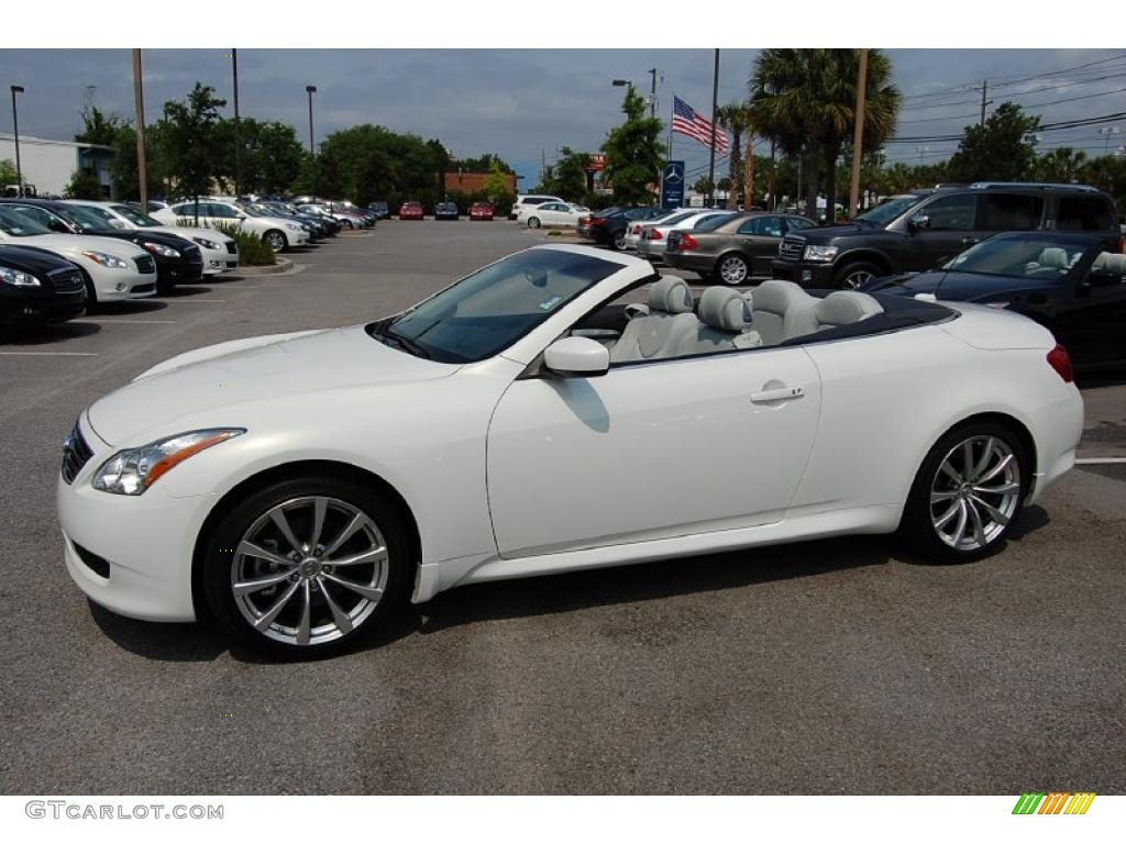 2010 G 37 Convertible - Moonlight White / Stone photo #1