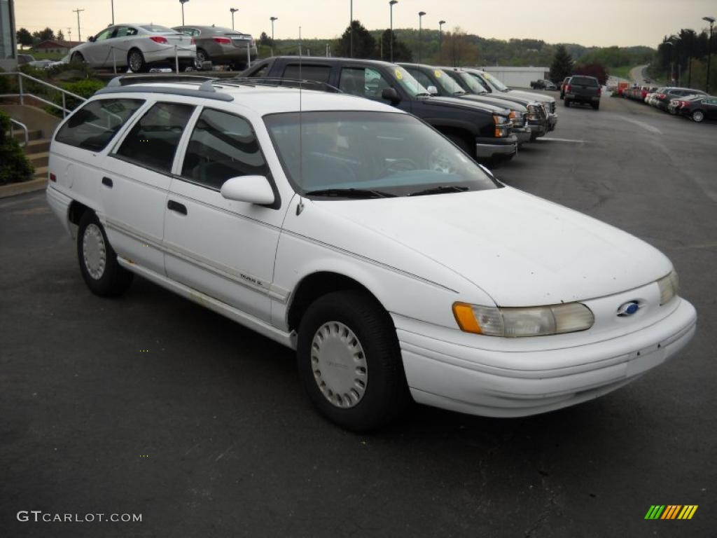 1993 Taurus GL Wagon - Performance White / Dark Blue photo #3