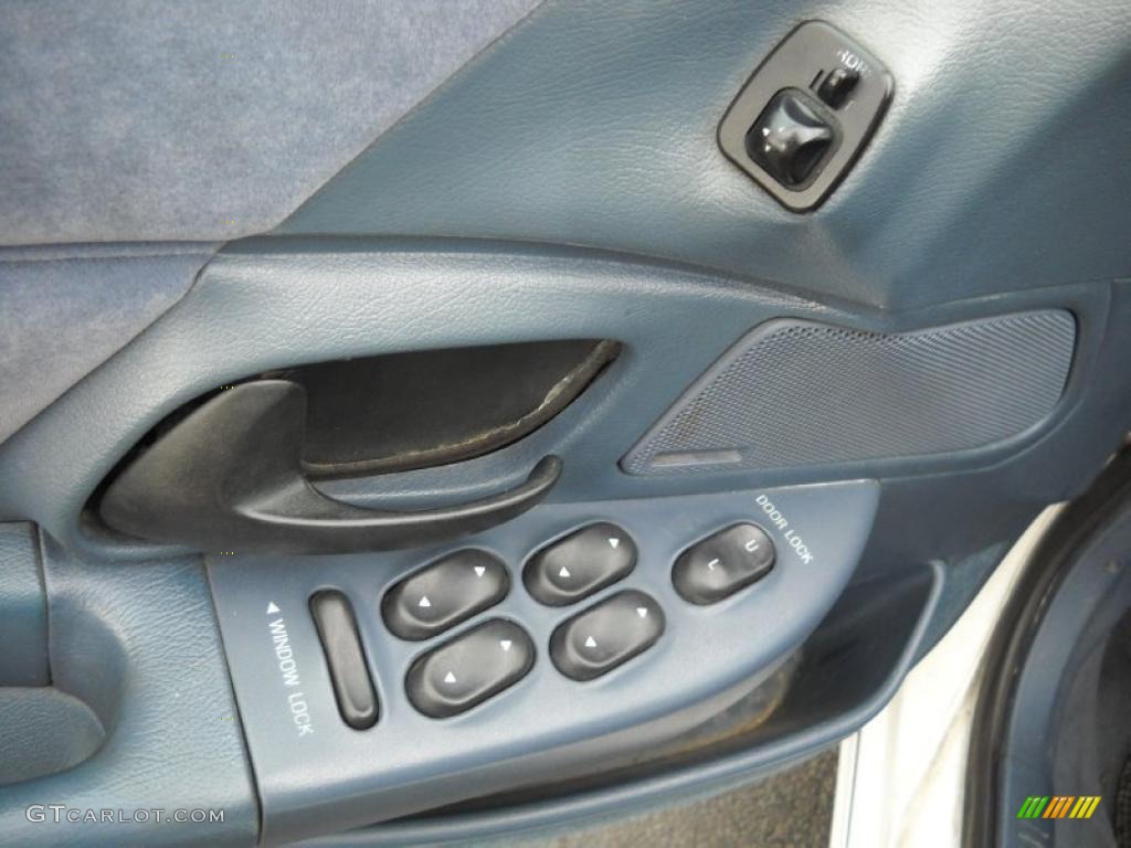 1993 Ford Taurus GL Wagon Controls Photo #49305234