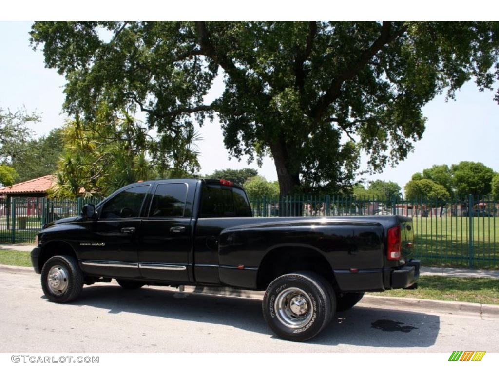 2004 Ram 3500 ST Quad Cab 4x4 Dually - Black / Taupe photo #5