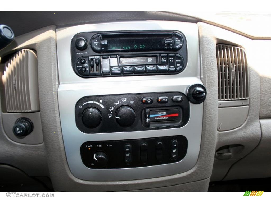 2004 Dodge Ram 3500 ST Quad Cab 4x4 Dually Controls Photo #49313313