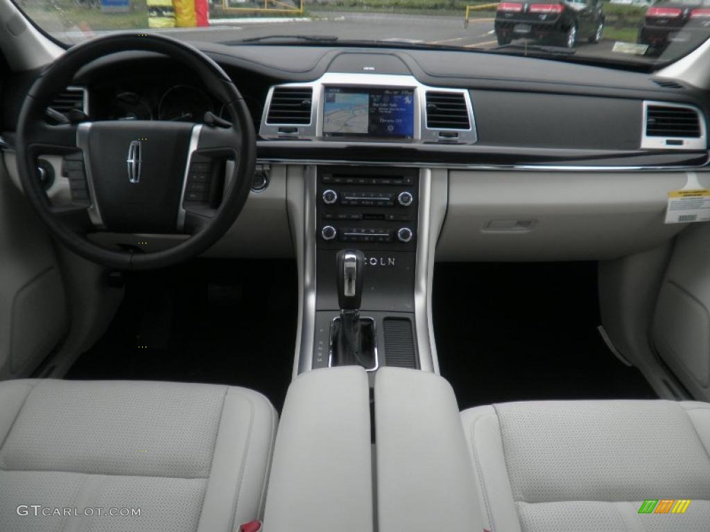 2011 Lincoln MKS AWD Cashmere Dashboard Photo #49313838