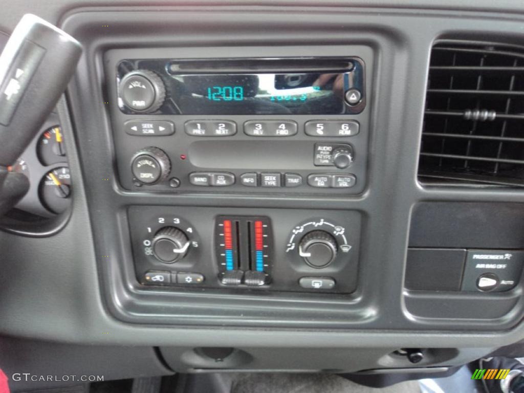 2004 Chevrolet Silverado 1500 LS Regular Cab Controls Photos