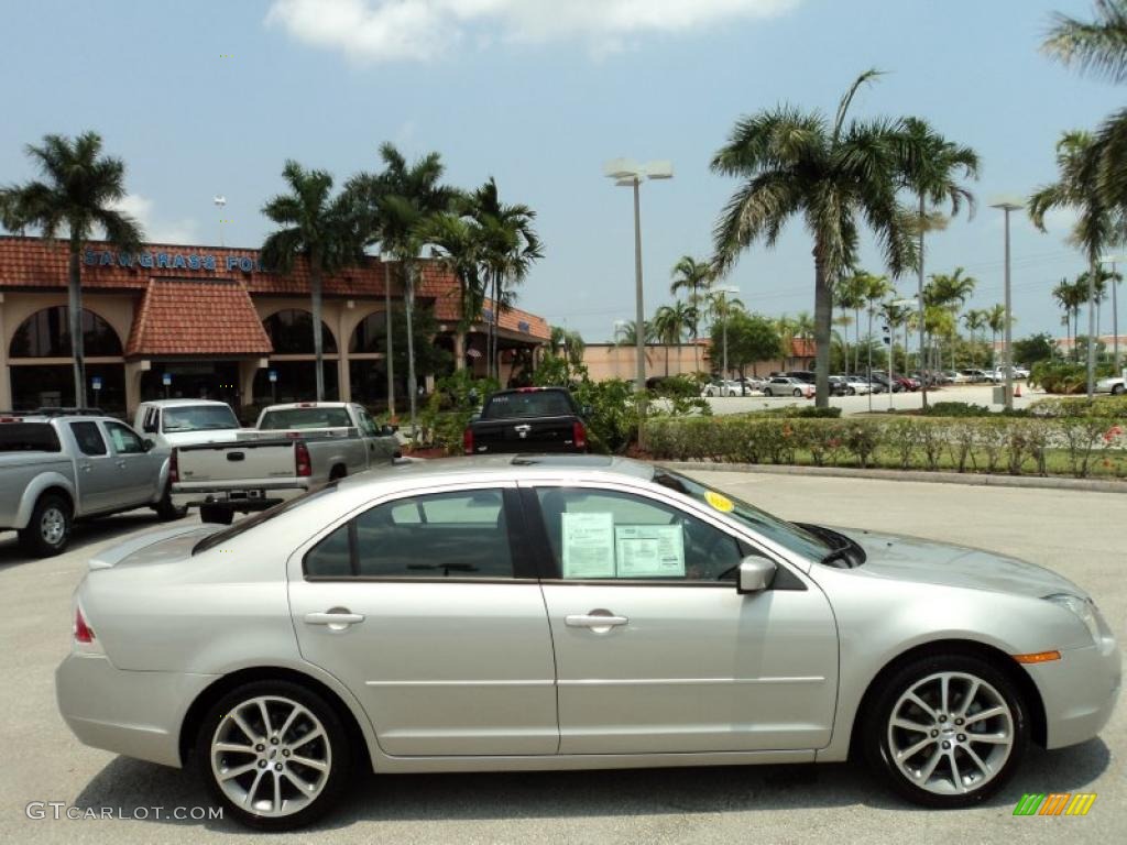 2008 Fusion SE - Silver Birch Metallic / Charcoal Black/Red photo #5