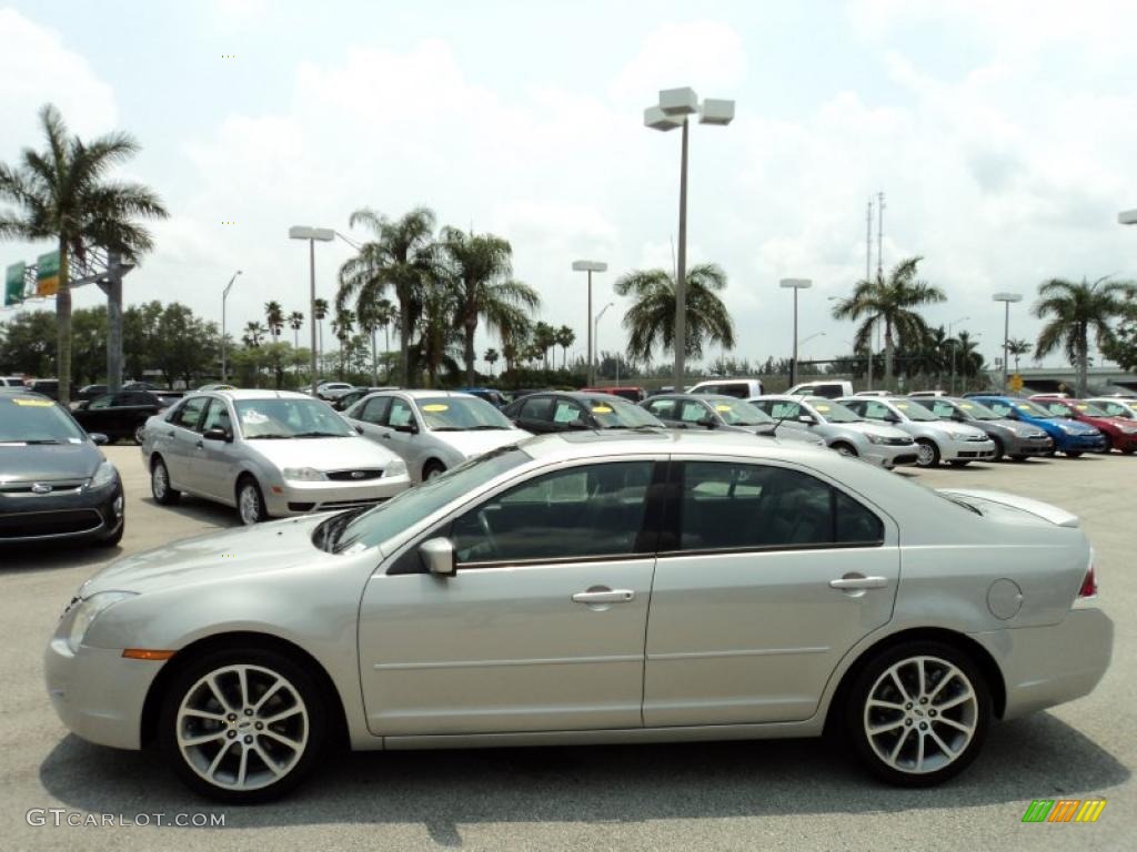 2008 Fusion SE - Silver Birch Metallic / Charcoal Black/Red photo #10