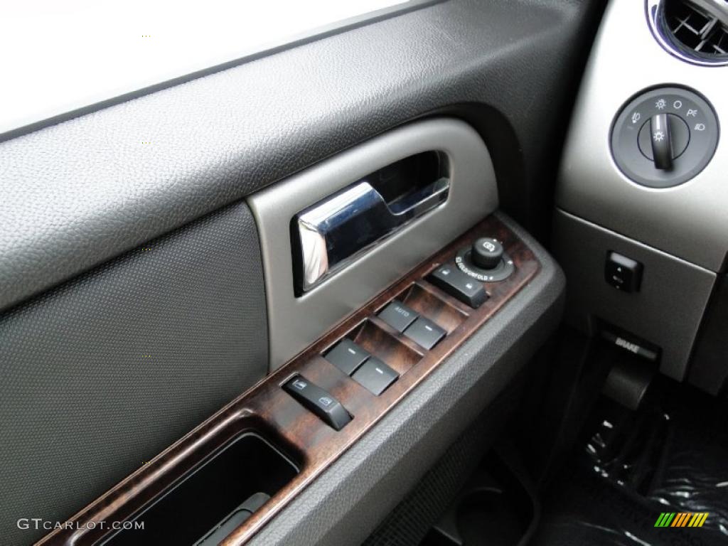 2009 Ford Expedition Limited Controls Photo #49316298