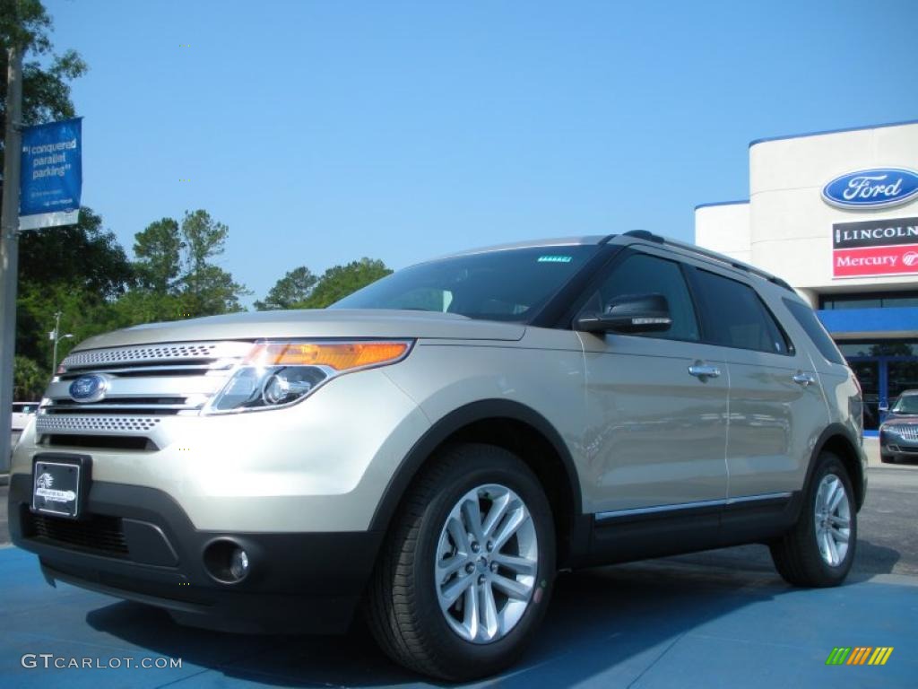 Gold Leaf Metallic Ford Explorer