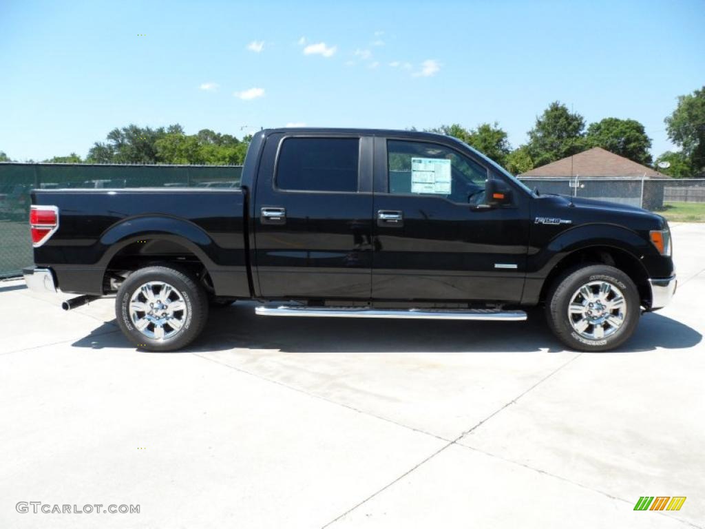 2011 F150 XLT SuperCrew - Tuxedo Black Metallic / Steel Gray photo #2