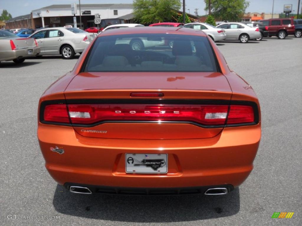 2011 Charger SE - Toxic Orange Pearl / Black photo #3