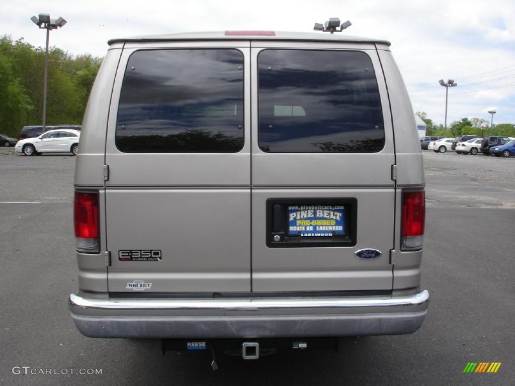 2002 E Series Van E350 XLT 15 Passenger - Light Parchment Gold Metallic / Medium Parchment photo #5