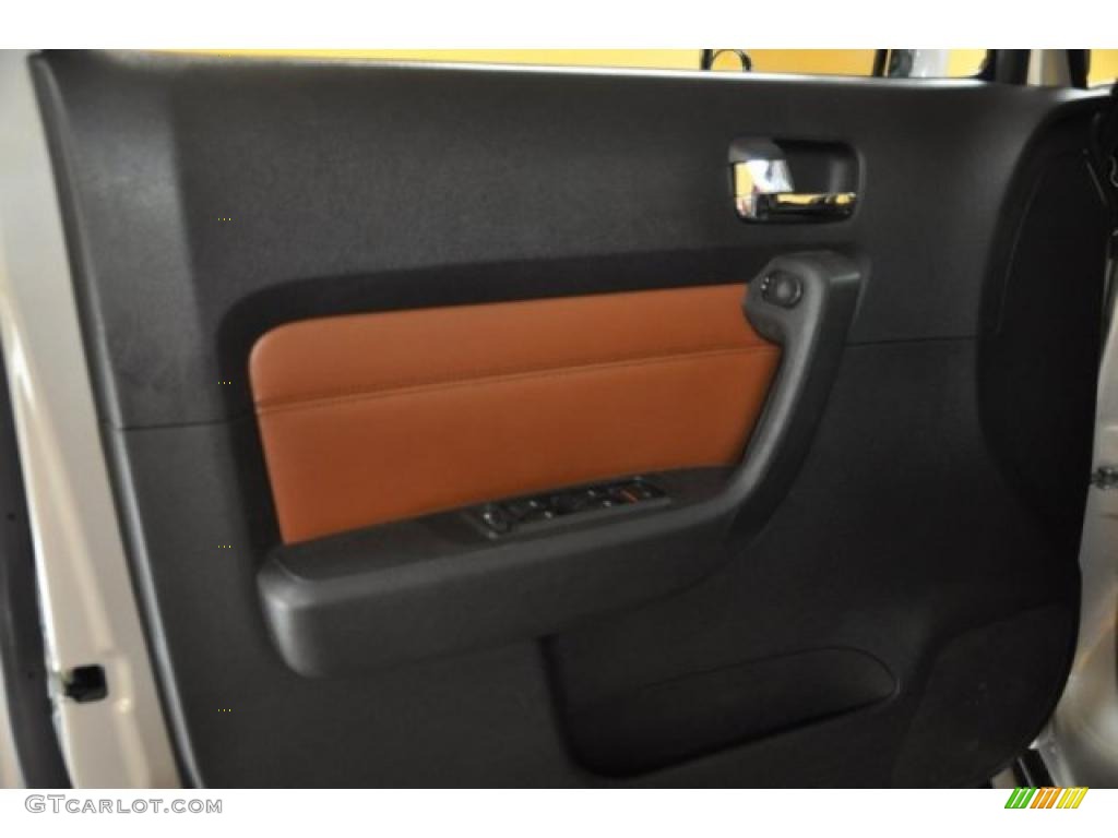 2006 Hummer H3 Standard H3 Model Ebony Black/Morroco Brown Door Panel Photo #49320033