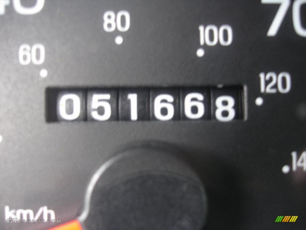 2002 E Series Van E350 XLT 15 Passenger - Light Parchment Gold Metallic / Medium Parchment photo #14