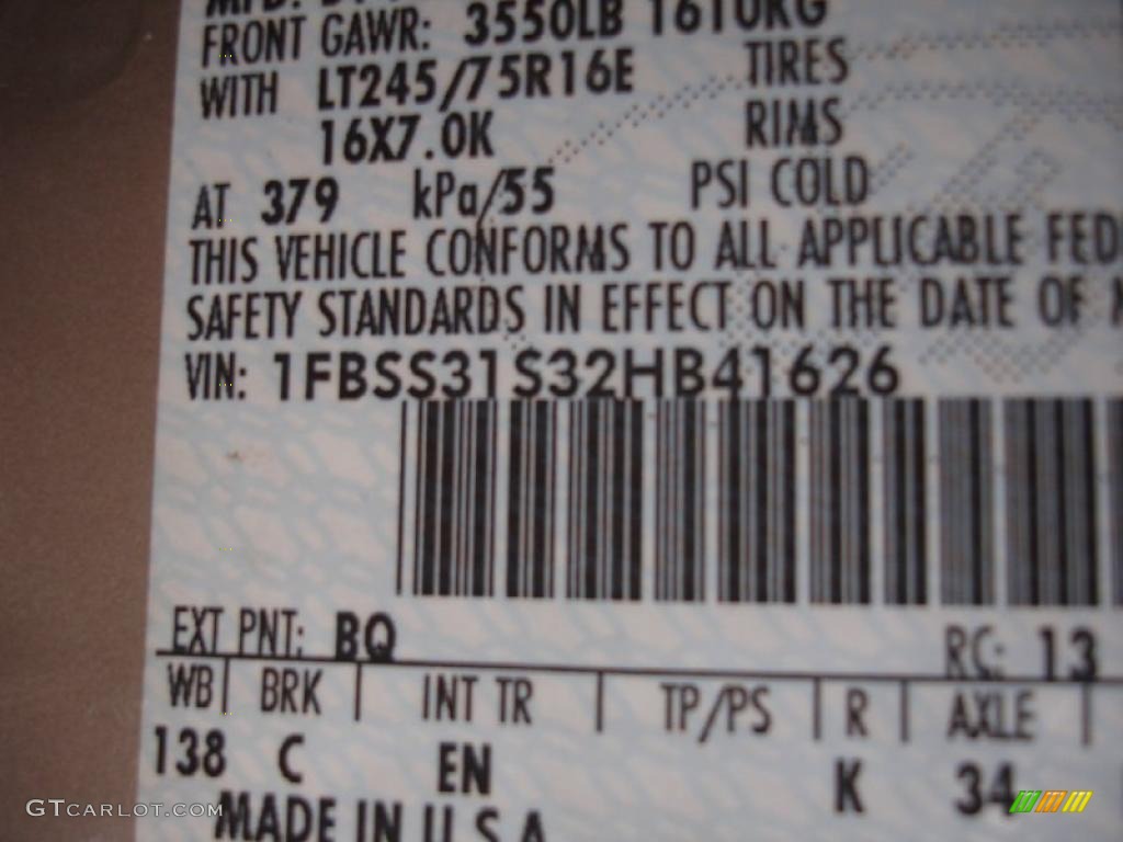 2002 E Series Van E350 XLT 15 Passenger - Light Parchment Gold Metallic / Medium Parchment photo #15