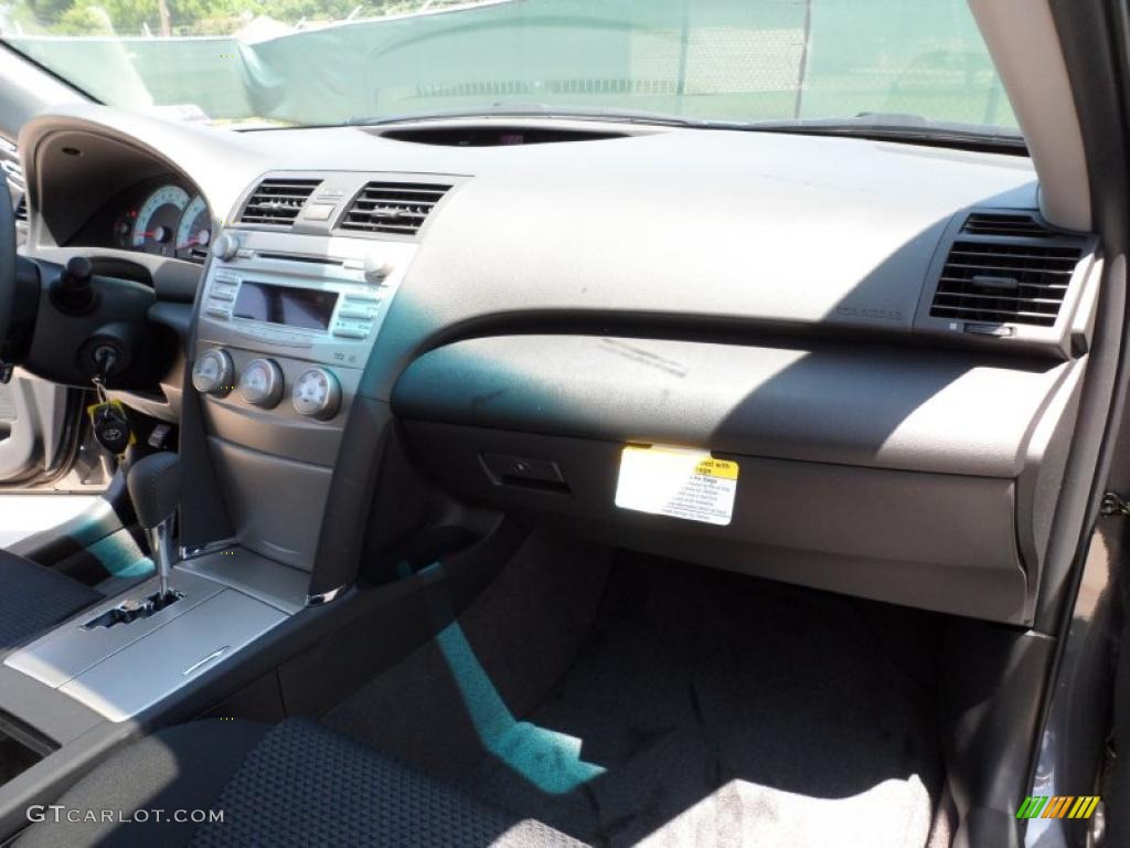 2011 Camry SE - Magnetic Gray Metallic / Dark Charcoal photo #19
