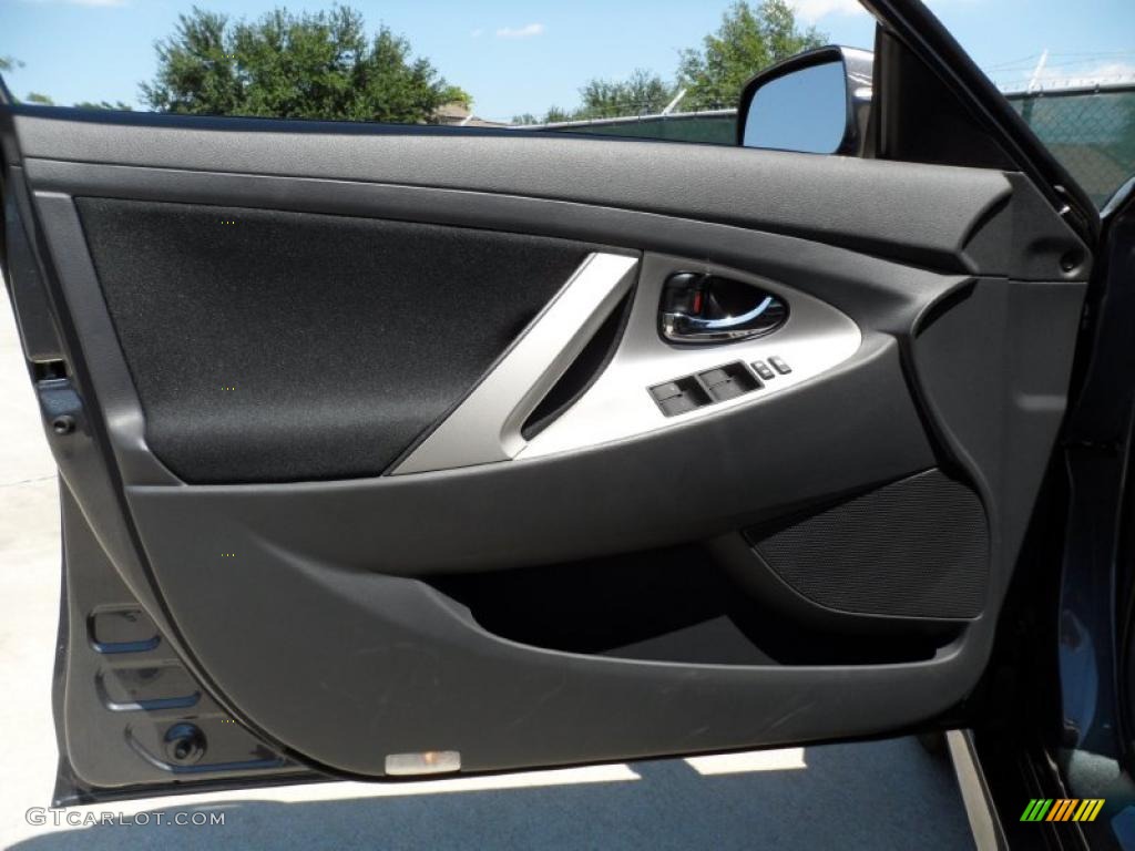 2011 Camry SE - Magnetic Gray Metallic / Dark Charcoal photo #22