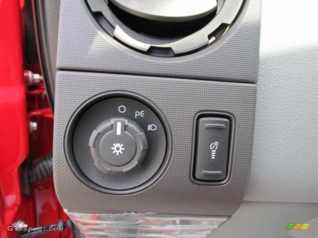 2011 Ford F550 Super Duty XL Regular Cab 4x4 Dump Truck Controls Photo #49322970