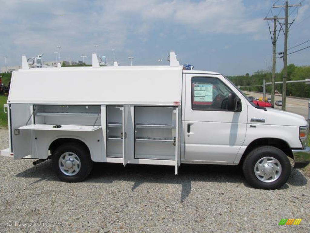Oxford White 2011 Ford E Series Cutaway E350 Commercial Utility Truck Exterior Photo #49323855