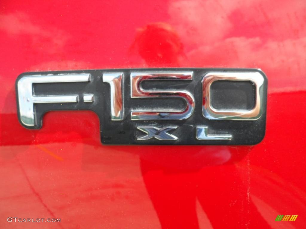 2003 F150 STX Regular Cab - Bright Red / Dark Graphite Grey photo #19