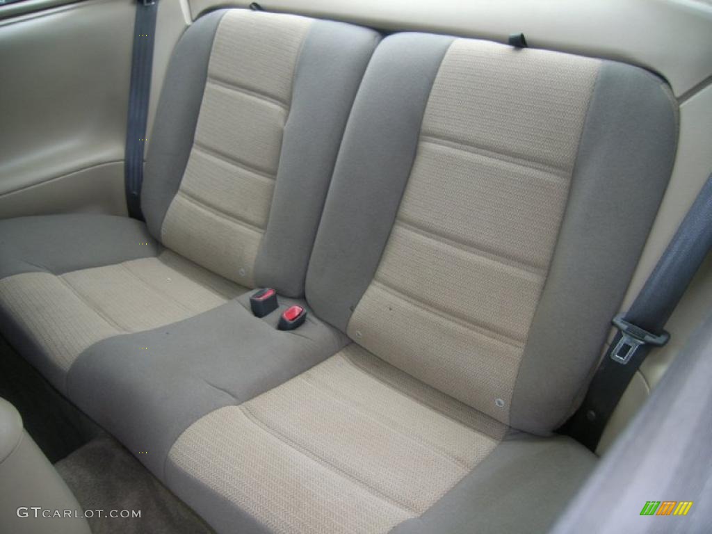 Medium Parchment Interior 2004 Ford Mustang V6 Coupe Photo #49331112