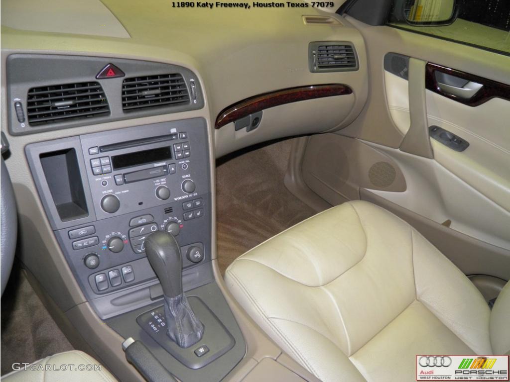 2003 S60 2.4T - Ruby Red Metallic / Beige/Light Sand photo #9