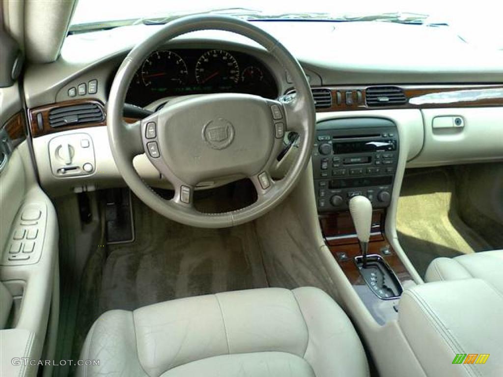 2003 Cadillac Seville SLS Neutral Shale Dashboard Photo #49334676
