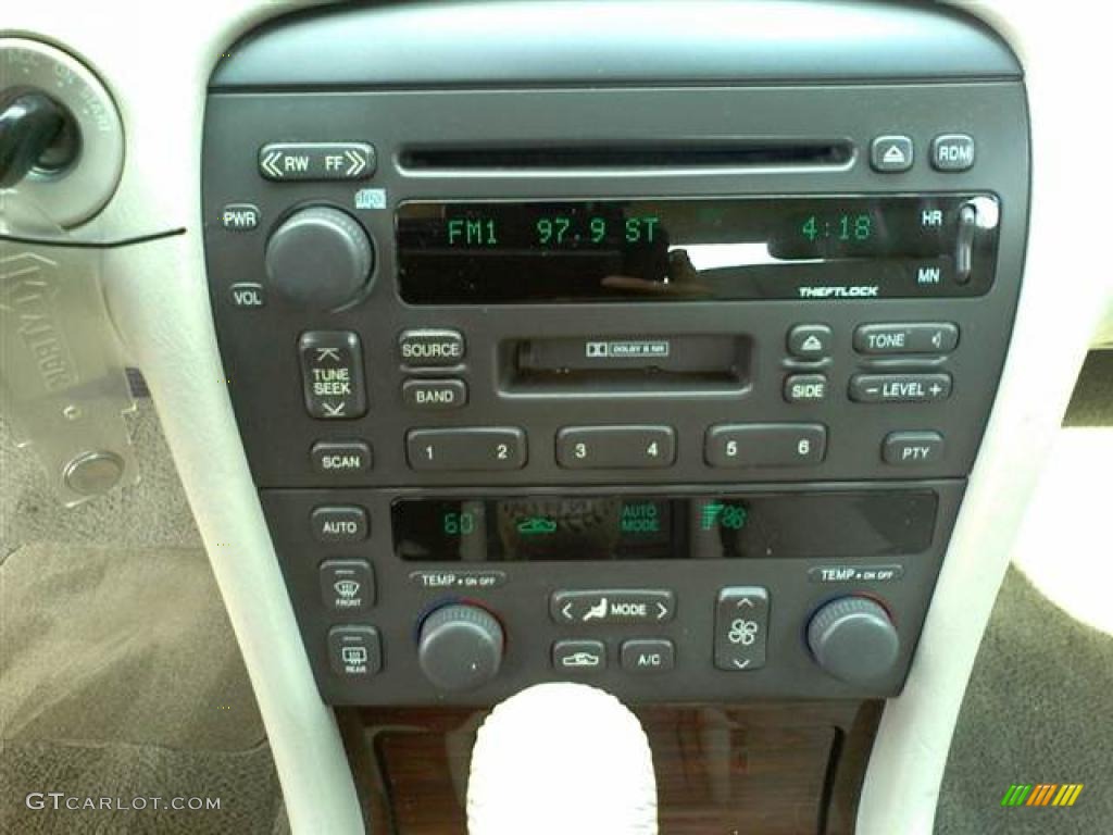 2003 Cadillac Seville SLS Controls Photo #49334721