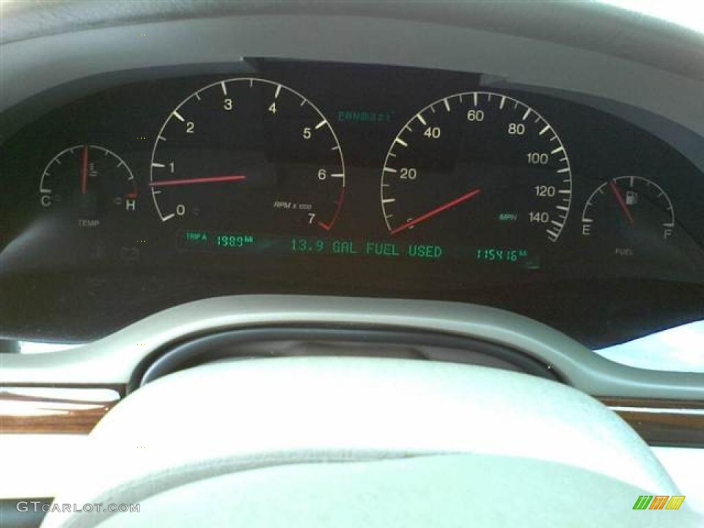 2003 Cadillac Seville SLS Gauges Photo #49334730