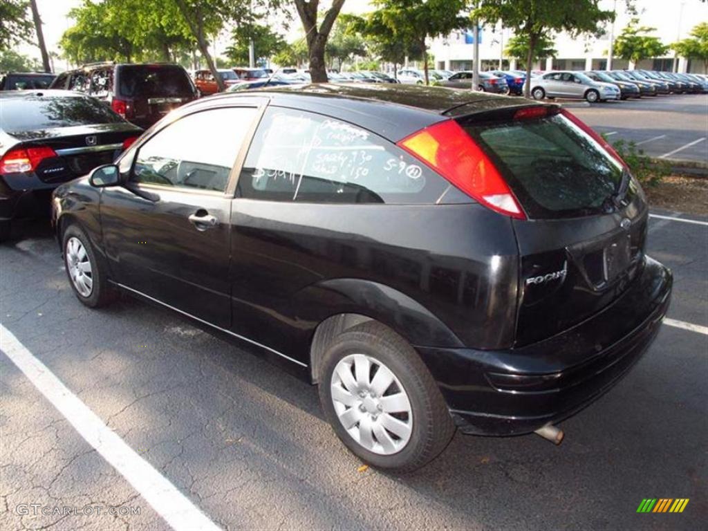 2005 Focus ZX3 S Coupe - Pitch Black / Charcoal/Charcoal photo #3