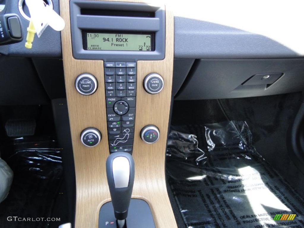 2011 Volvo C70 T5 Soverign Hide Off Black Leather/Off Black Dashboard Photo #49339209