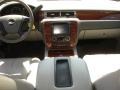 Ebony/Light Cashmere Dashboard Photo for 2008 Chevrolet Avalanche #49339296